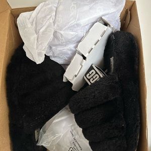 Ugg slippers size 6 women’s